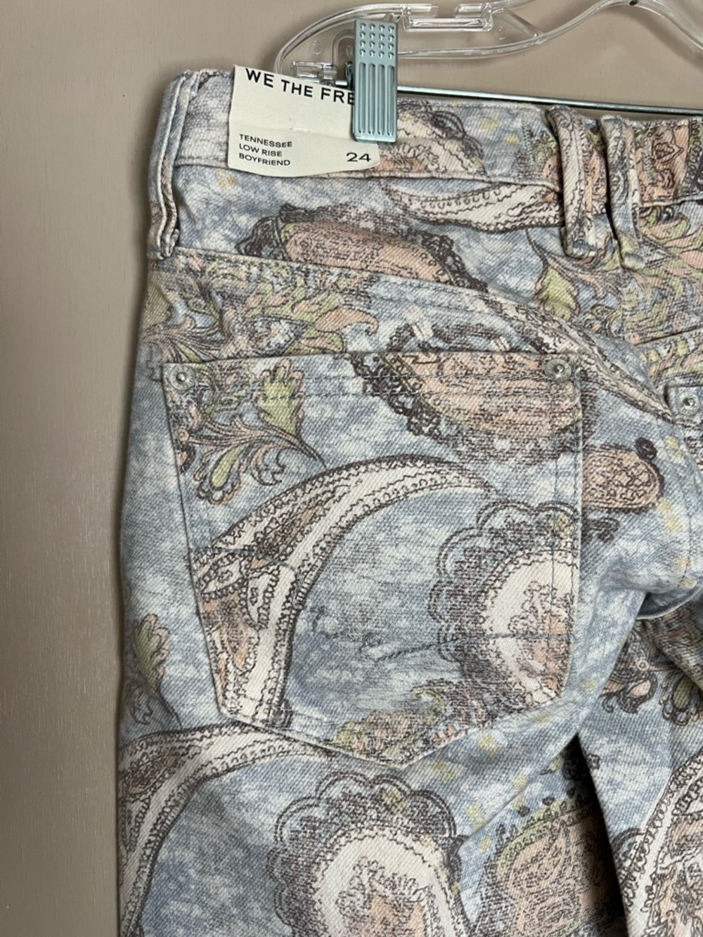 We The Free Tennessee Low-Rise
Illusions Jeans in Limestone Paisley Size 24 NWT! - Picture 5 of 10